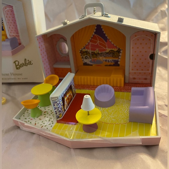 Hallmark Ornament - Barbie Family Deluxe House - Picture 4 of 4